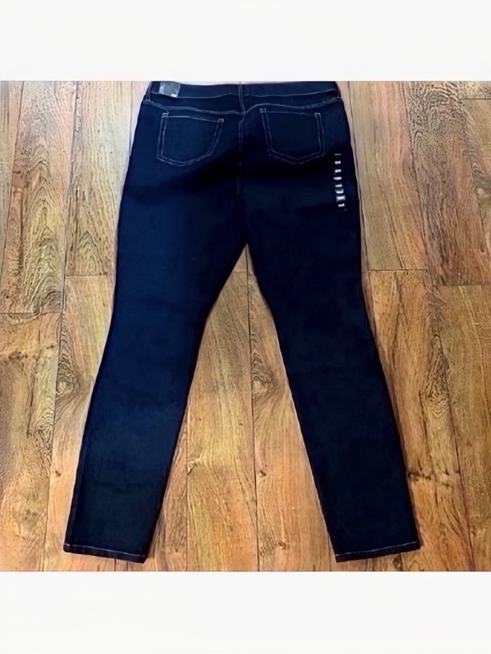 New With Tags Beautiful Torrid Straight Leg Dark Wash Jeans 18R - Picture 2 of 2